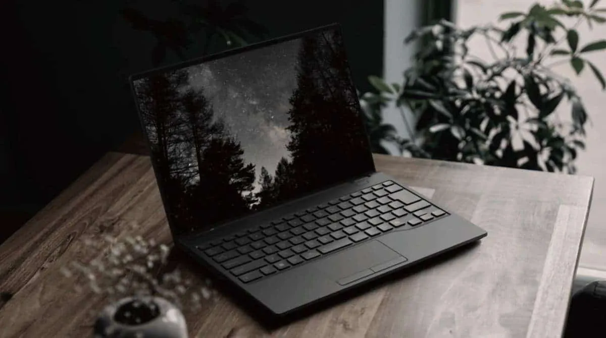 Fujitsu has launched a record-breaking 634g 14-inch laptop