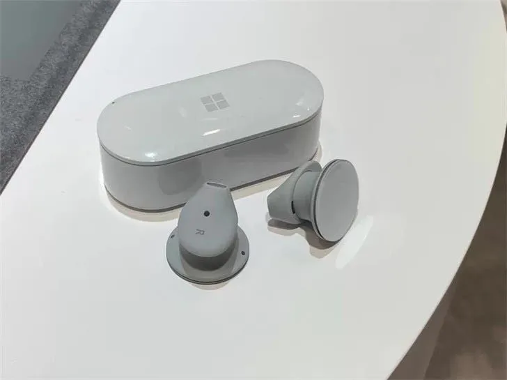 Microsoft Launched Surface Earbuds With Futuristic Design