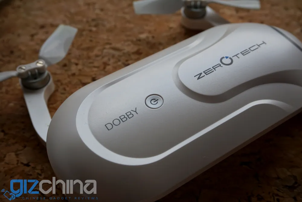 Dobby(ドローン) Dobby — Smart Pocket Drone In-Depth Review [4K] - YouTube