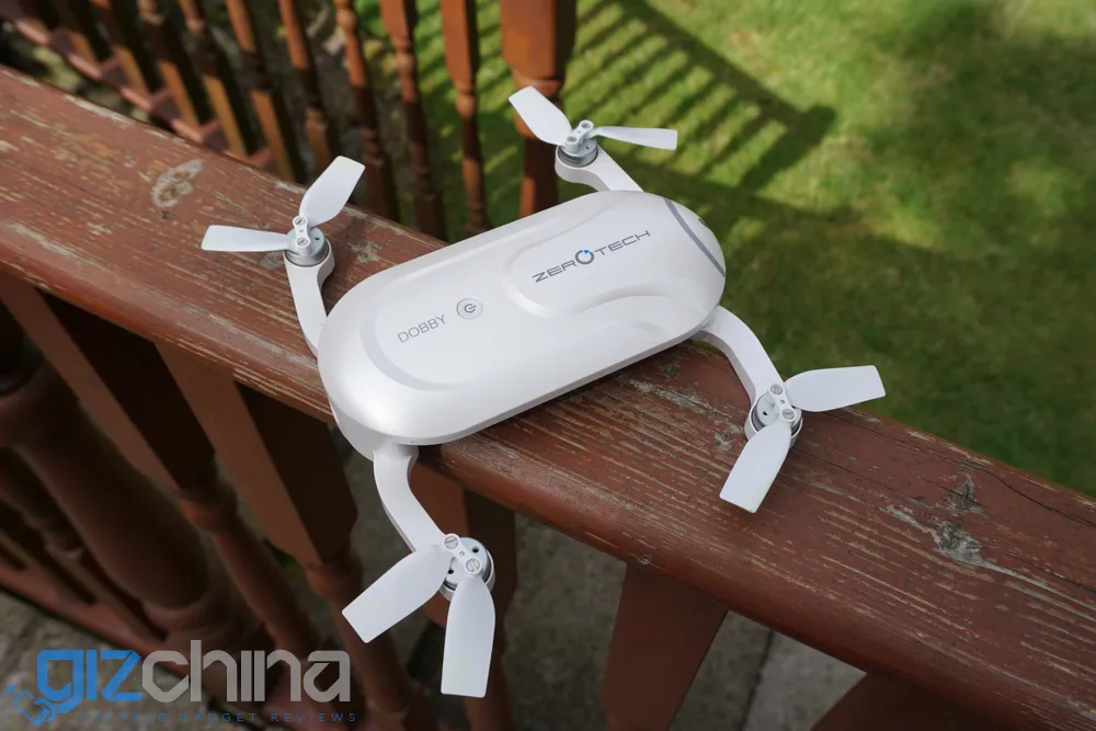 Dobby(ドローン) Dobby — Smart Pocket Drone In-Depth Review [4K] - YouTube
