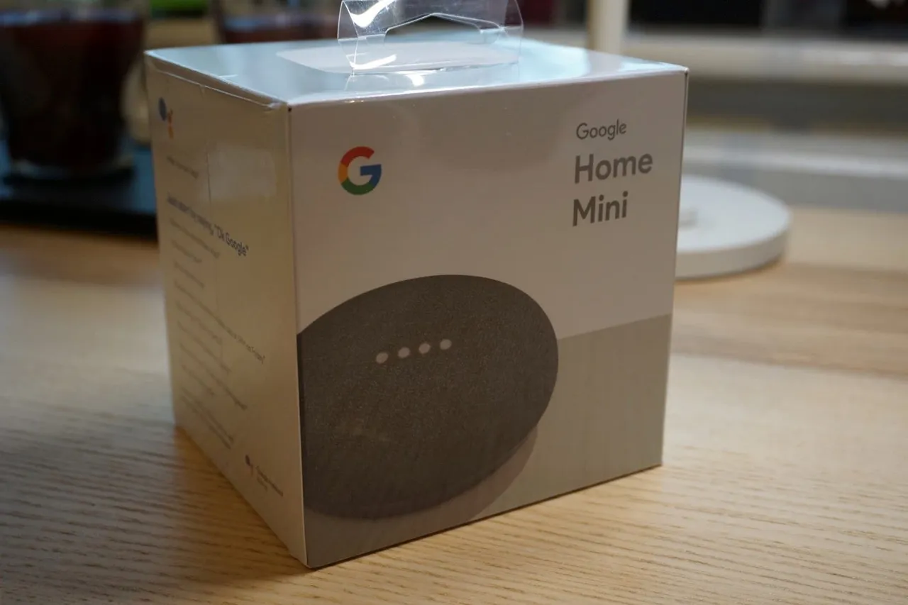 Google Home Mini Unboxing And First Impressions