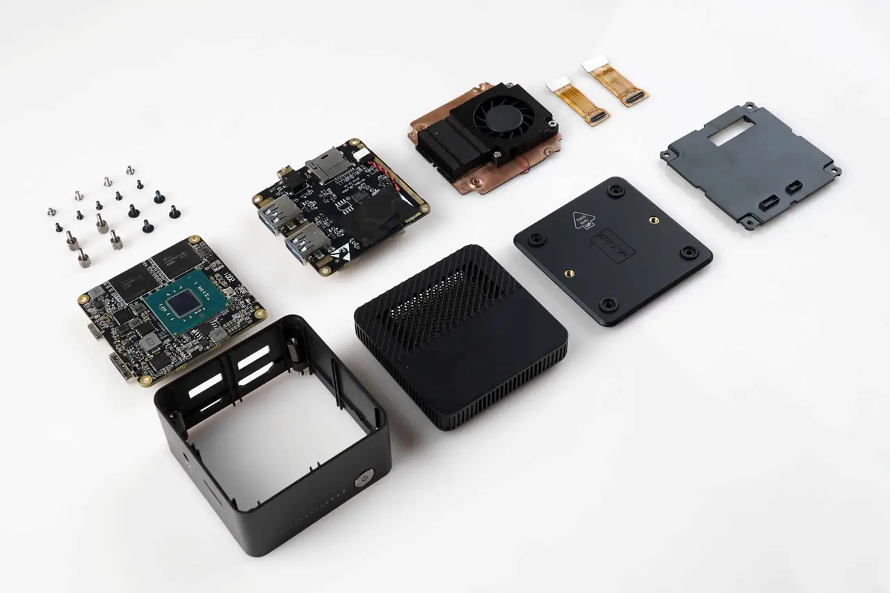 World's smallest mini PC CHUWI LarkBox disassembled