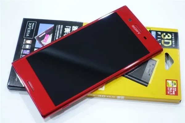 Sony Xperia XZ Premium Opulent Red Out of the Box Photos