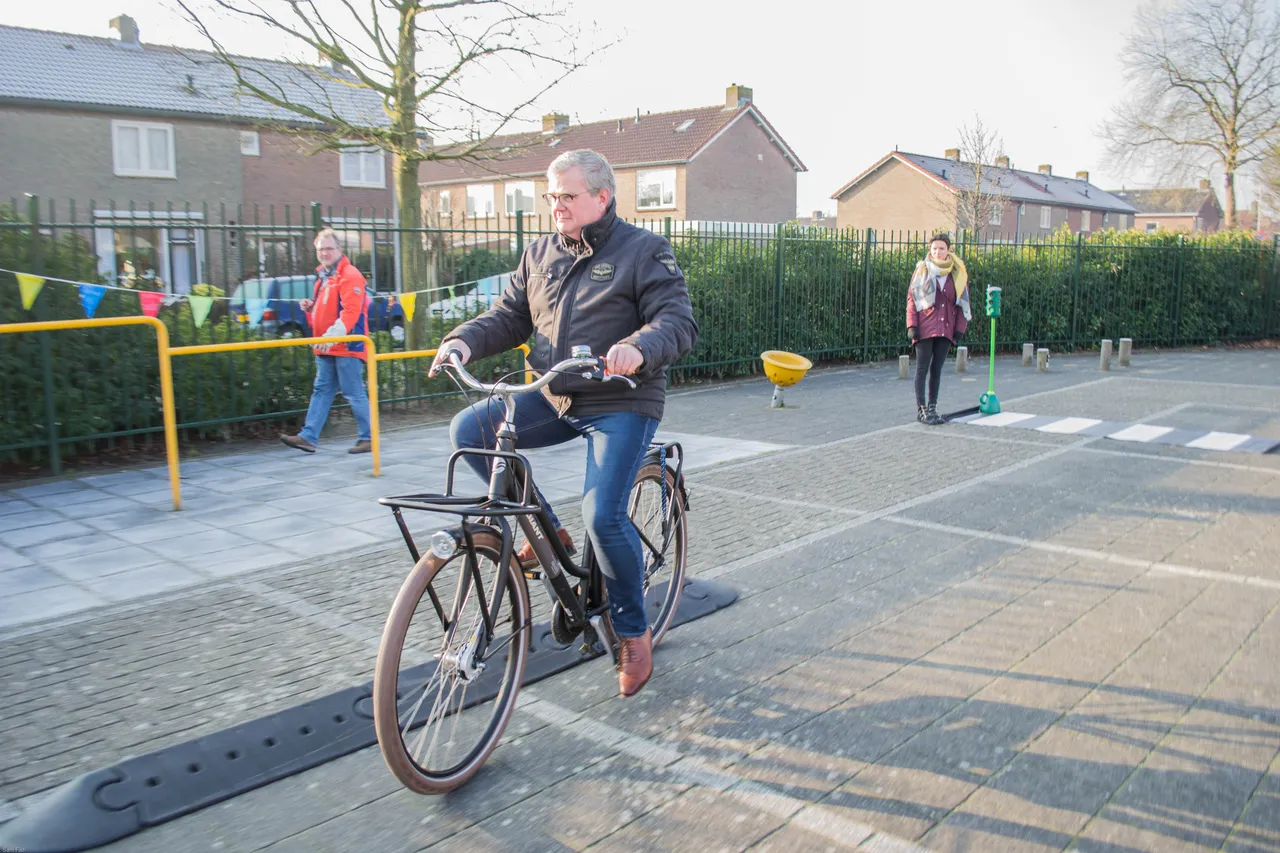 dn tuun op seef 2