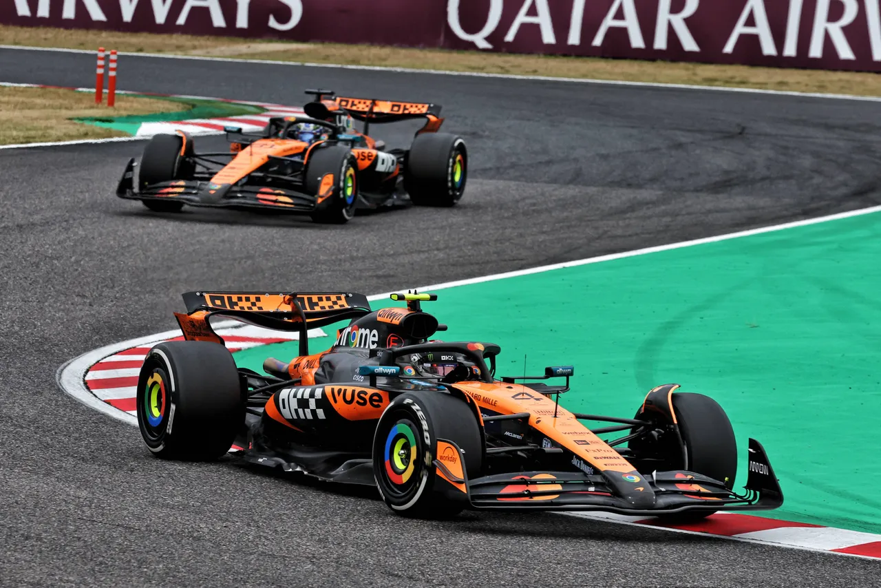 McLaren-coureurs Lando Norris en Oscar Piastri