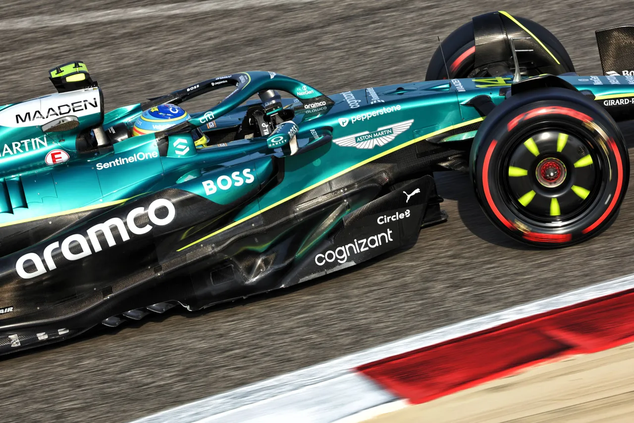 Fernando Alonso in the AMR25