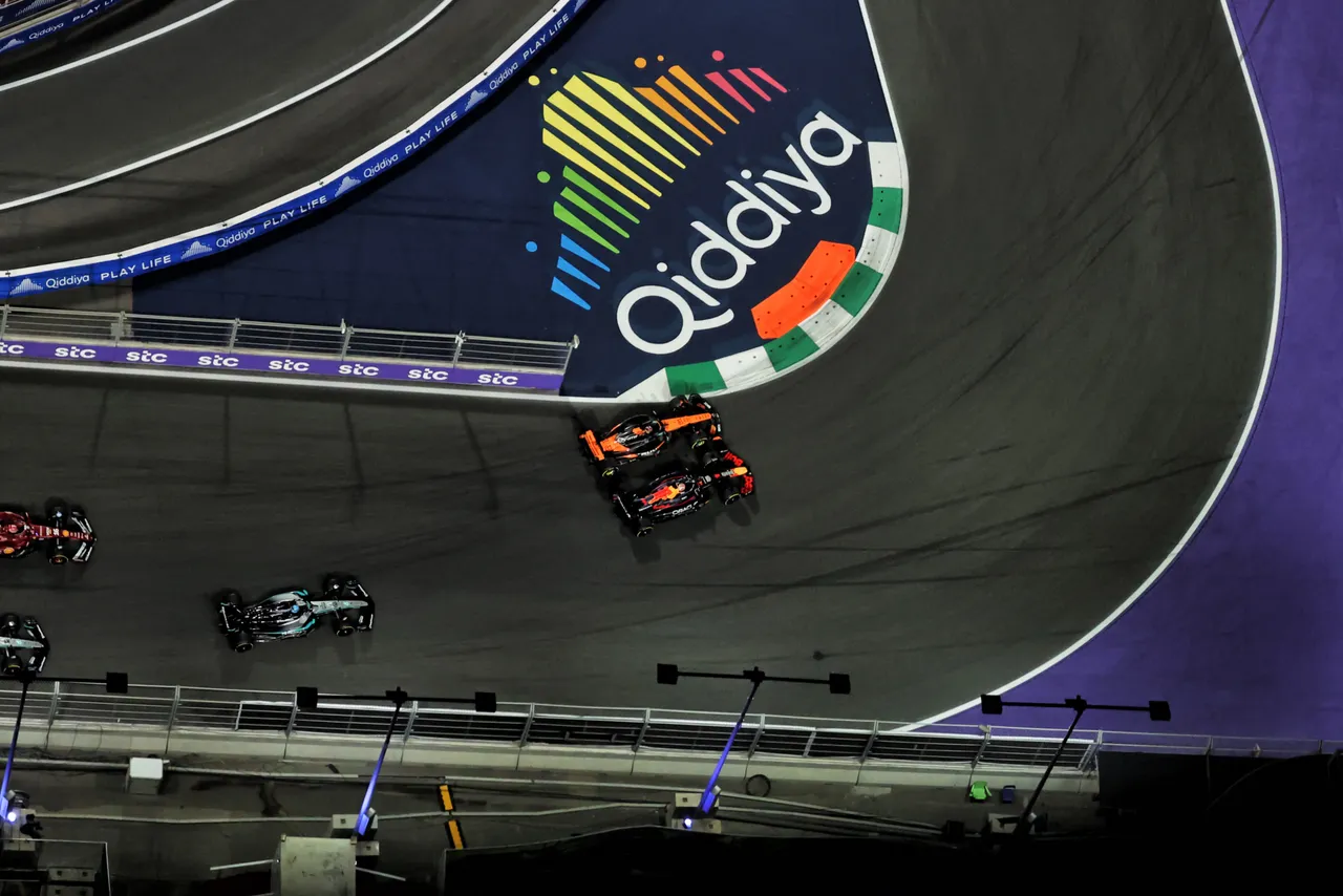The battle between Piastri and Verstappen