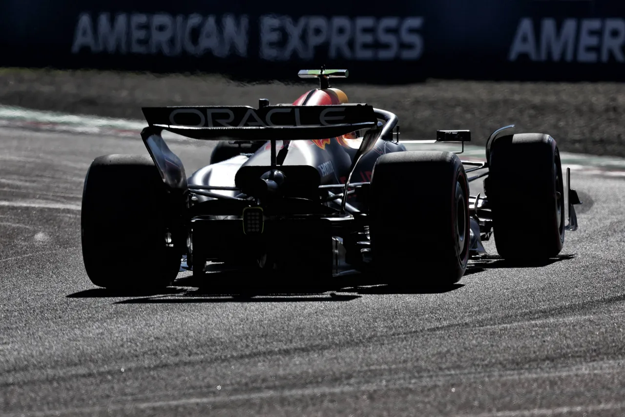 Tsunoda in FP2