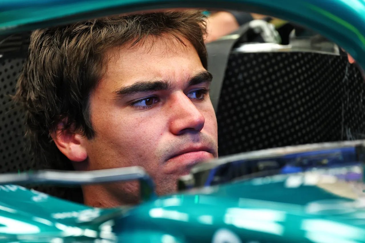 stroll-aston