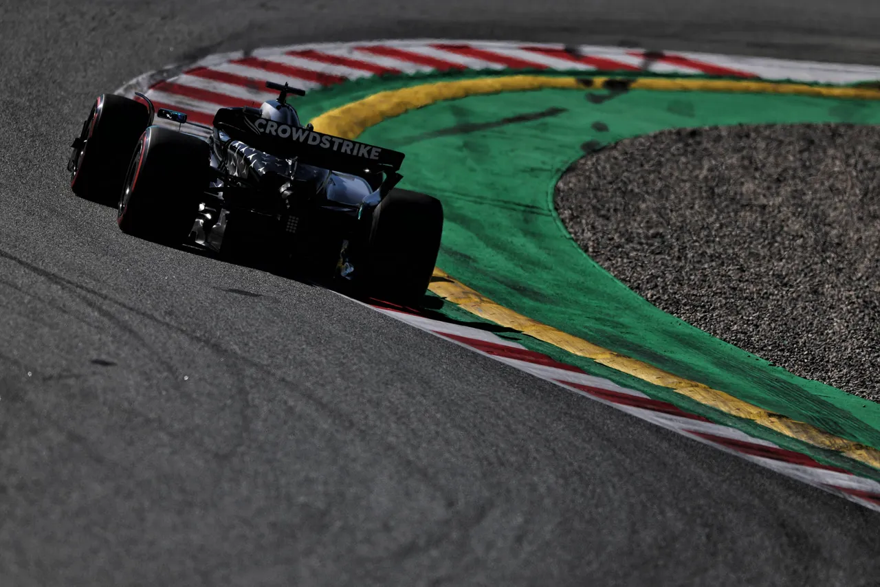 &amp;nbsp;George Russell (GBR) Mercedes AMG F1 W16 in Spain.
