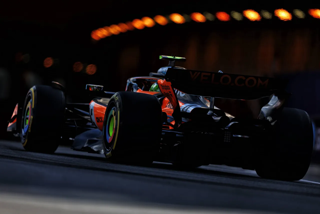 Lando Norris sulla via della vittoria al Gran Premio di Monaco
