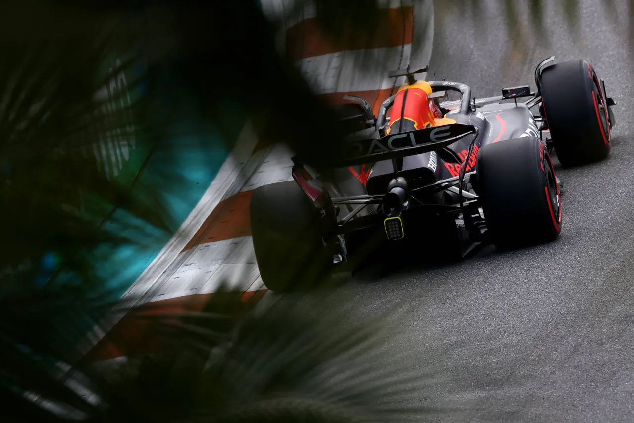 Max Verstappen in de RB21 in Miami. Red Bull Contentpool.