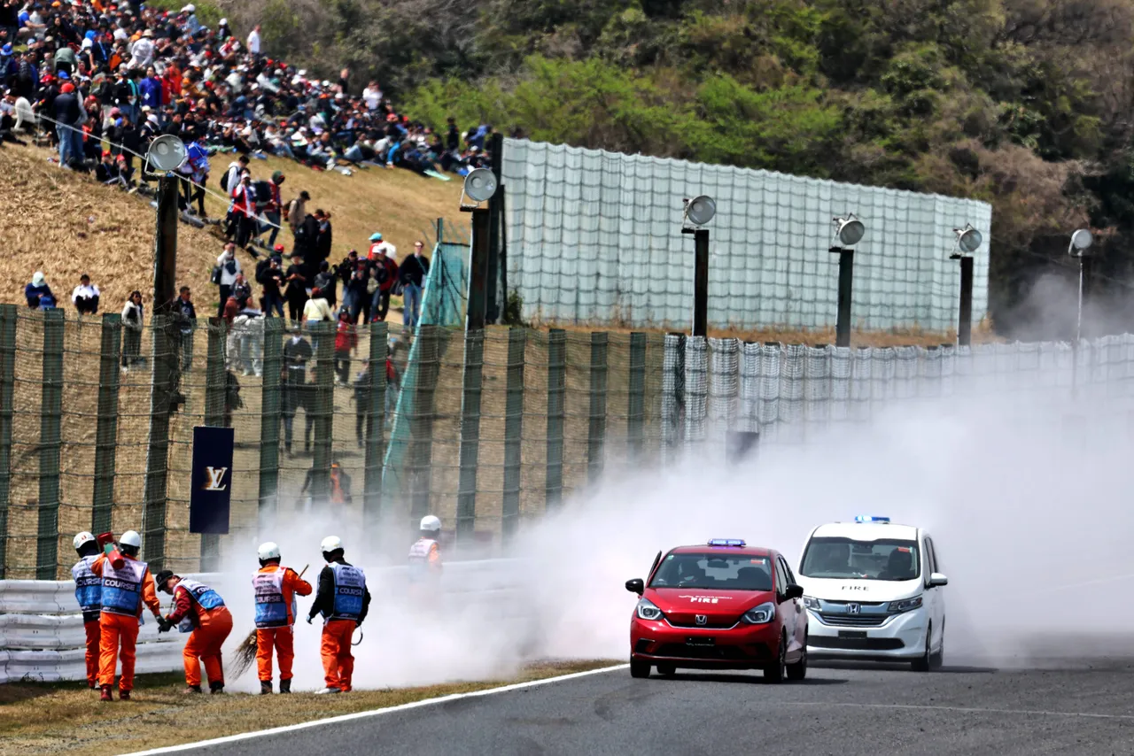 Burning grass F1 Japan GP