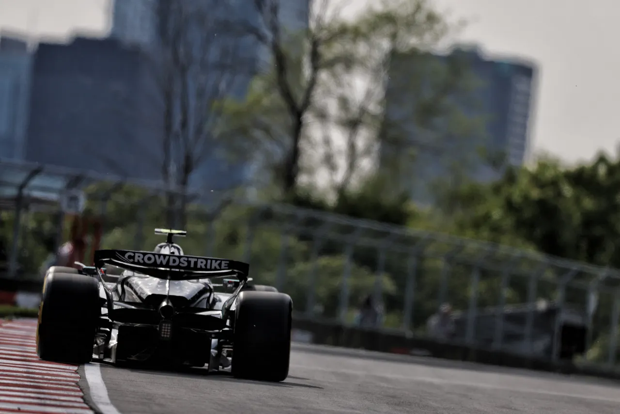 Mercedes during FP1&nbsp;