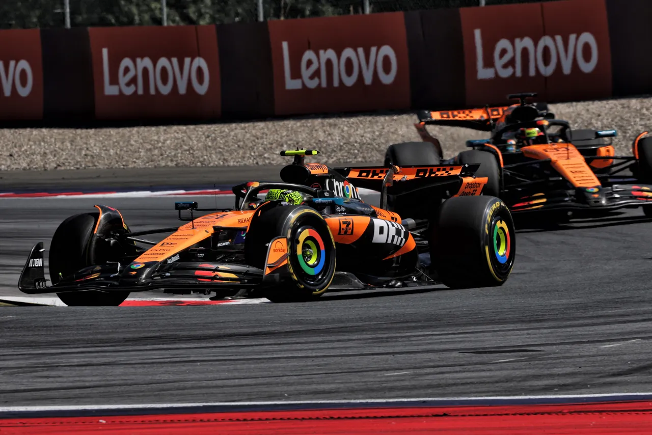 Norris and Piastri during the race