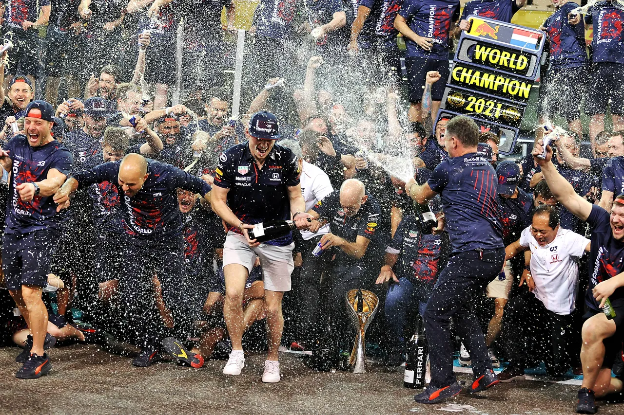 verstappen abu dhabi 2021 champion