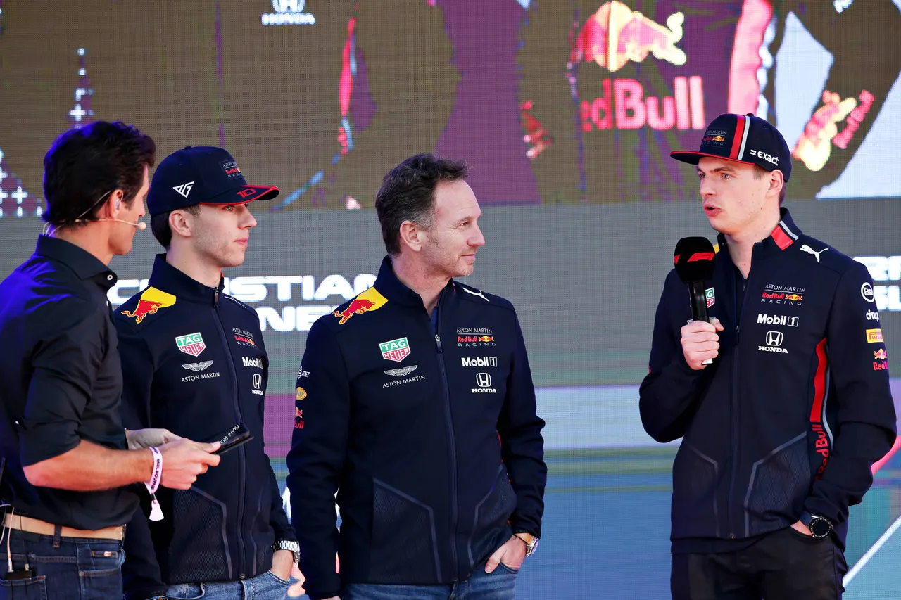 Pierre Gasly während seiner Zeit bei Red Bull mit Christian Horner und Max Verstappen - Red Bull Content Pool