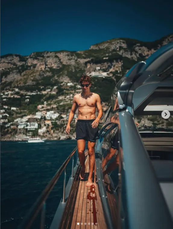 Russell Yacht 1