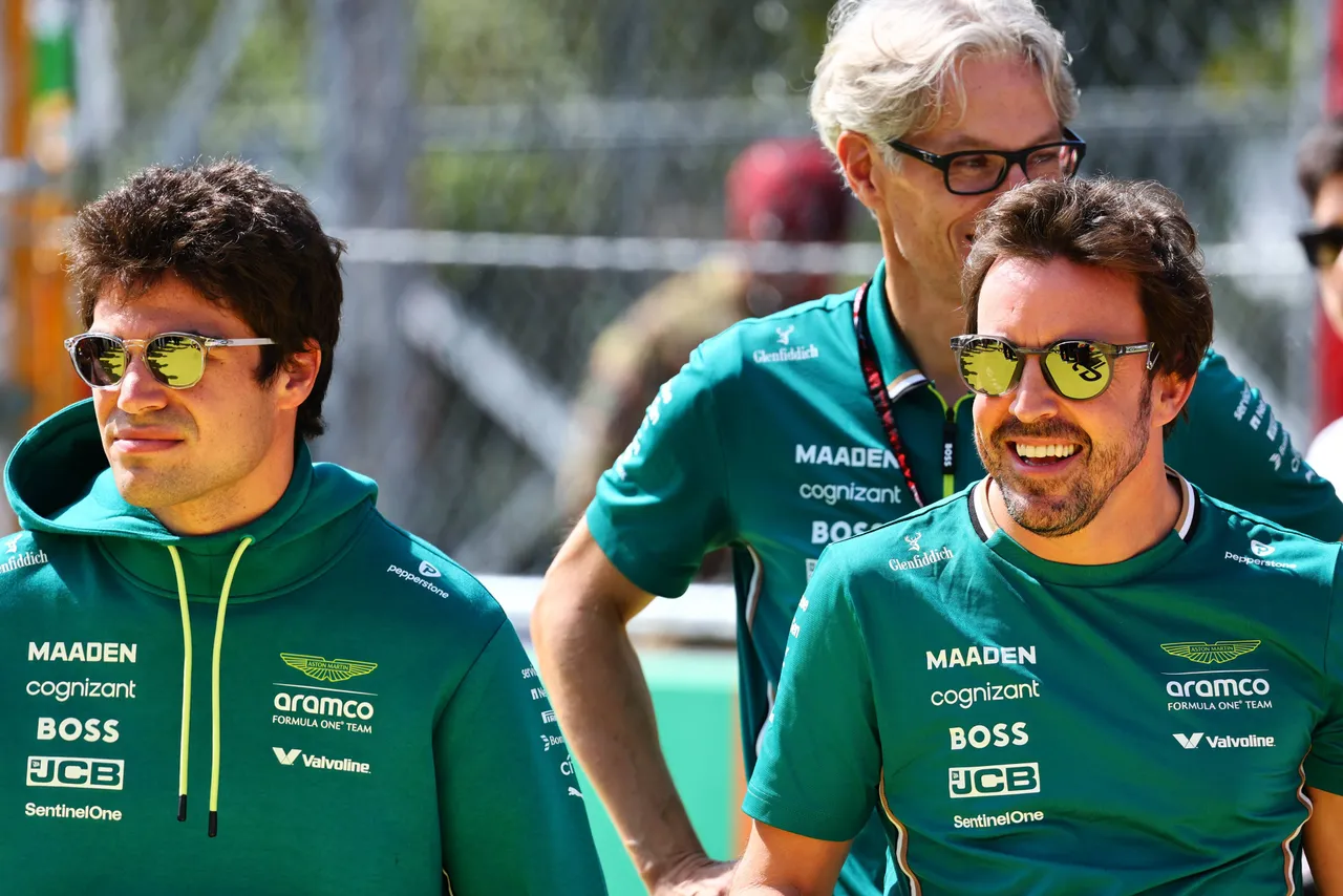 Lance Stroll en Fernando Alonso voorafgaand aan de Grand Prix van Italië
