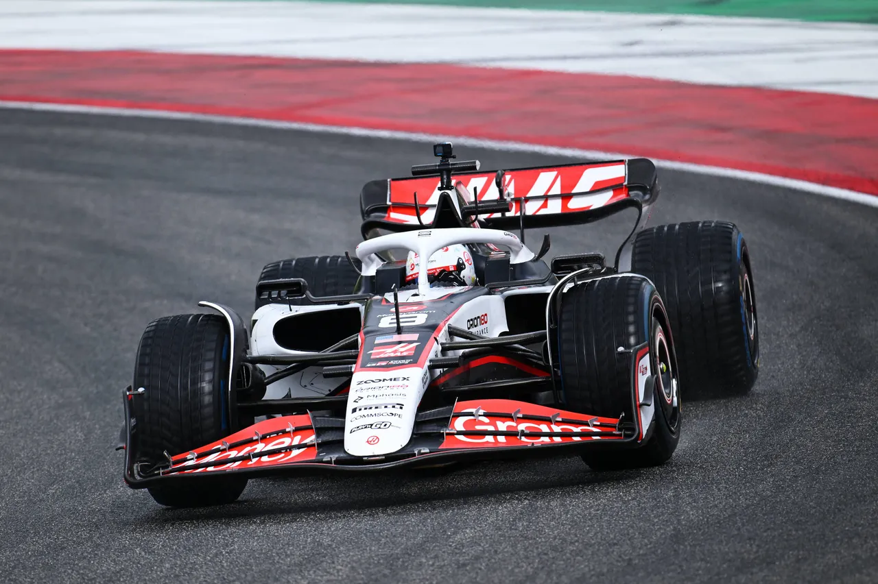 grosjean-haas-f1-mugello-test-rain.jpg