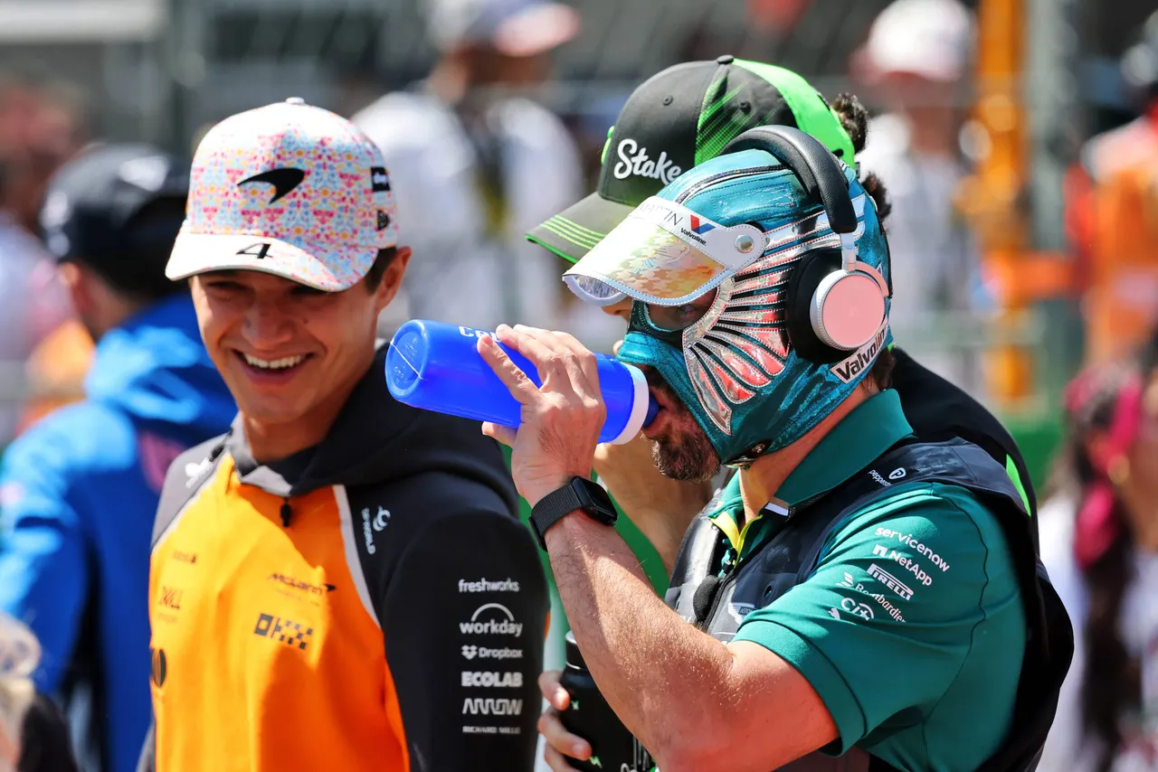 alonso-aston-martin-f1-2