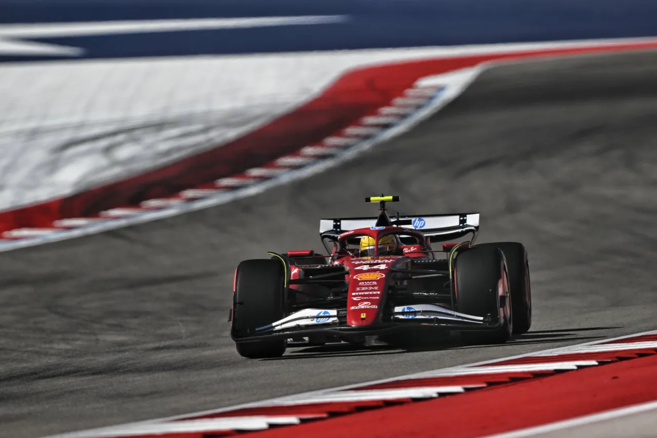 hamilton-ferrari-us-gp-f1