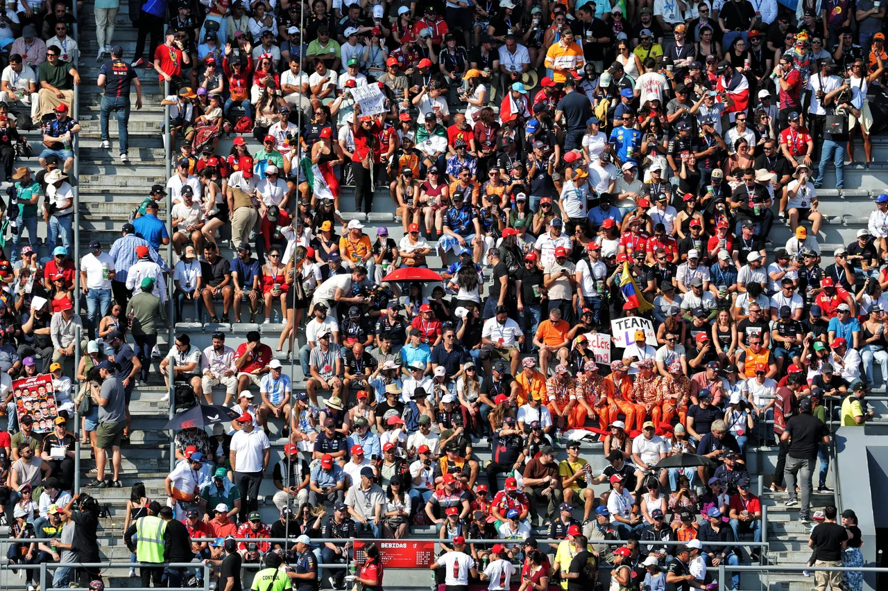 mexicogp-fans-f1