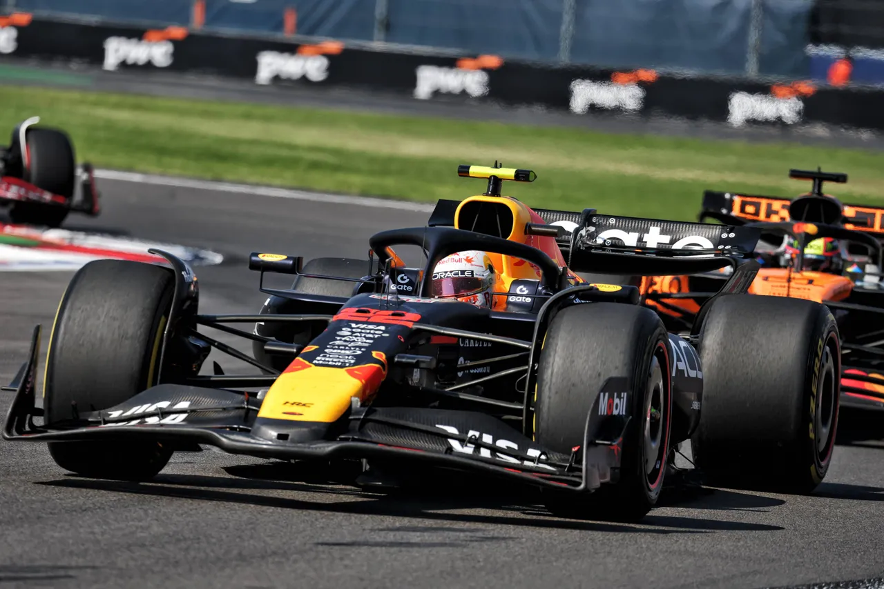 yuki-tsunoda-red-bull-mexicogp-f1-1