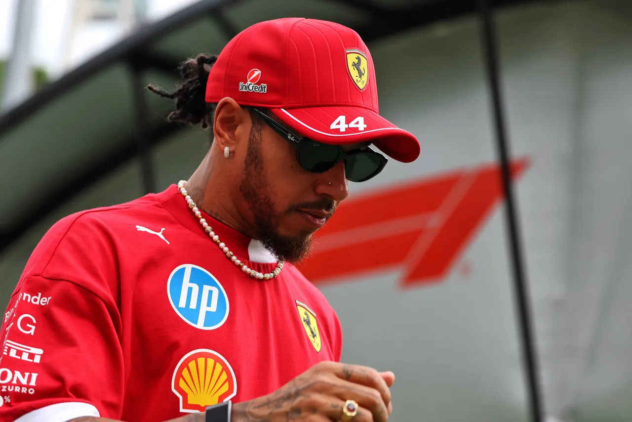 lewis-hamilton-gp-singapore-f1