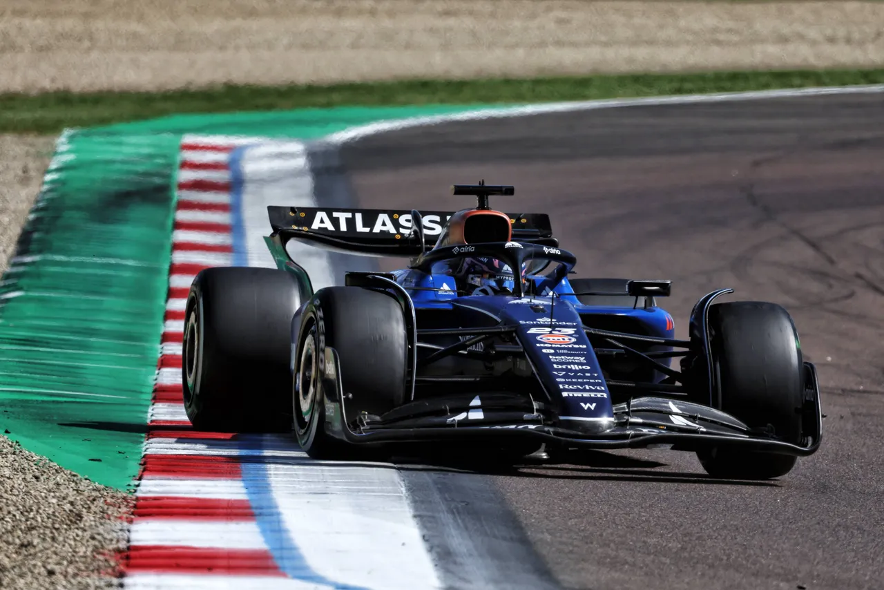 Formula 1 World Championship 2025, Round 7, Emilia Romagna Grand Prix, Autodromo Enzo e Dino Ferrari, Imola, Italy, Sunday 18 May 2025 - Alexander Albon (THA) Atlassian Williams Racing FW47.