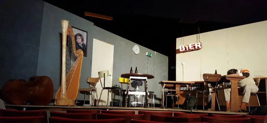 bar