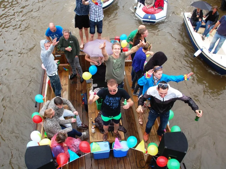 grachtenparade groningen 2014 foto marco in t veldt 5 895x671