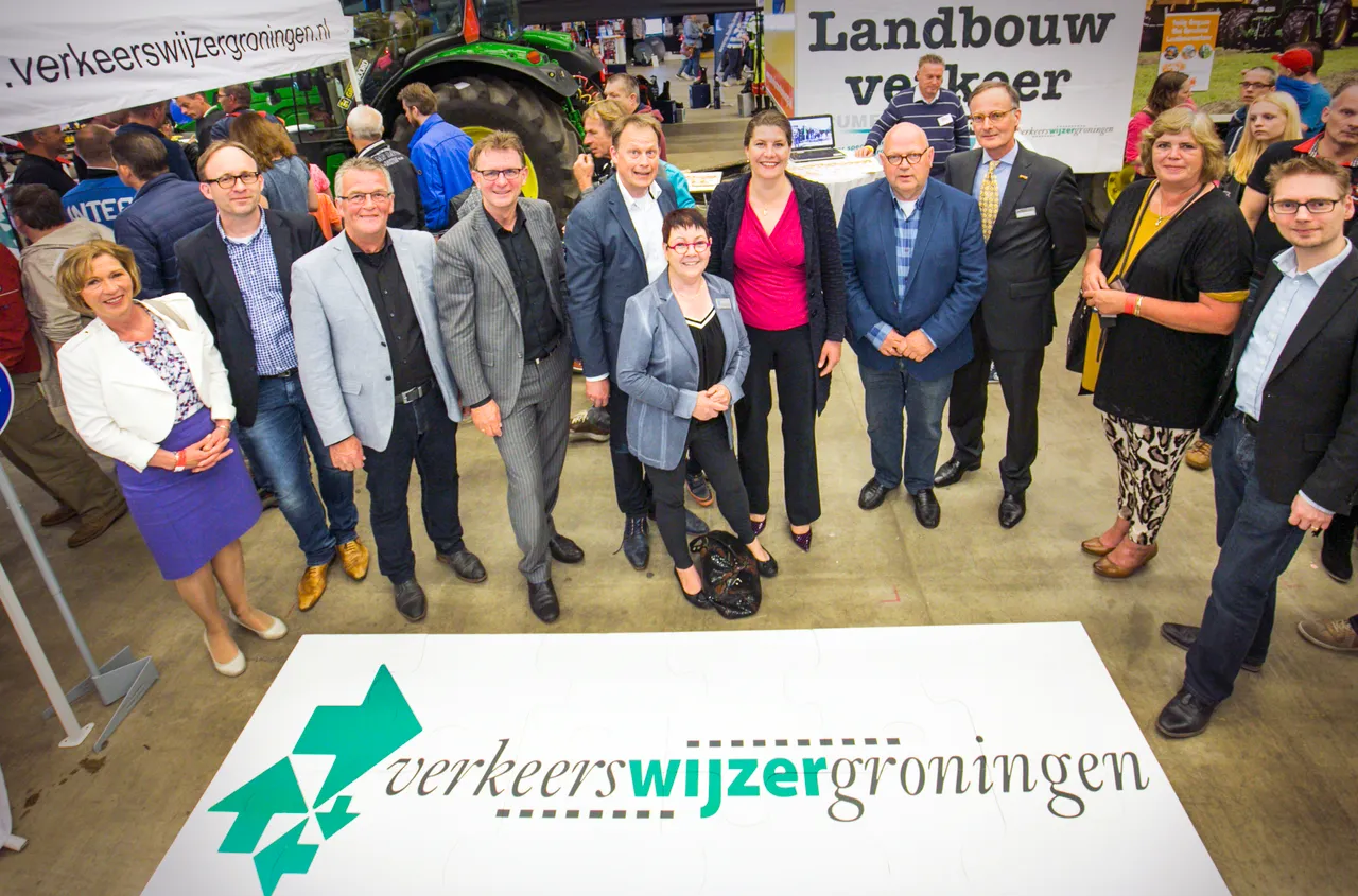 groepsfoto verkeerswijzer foto henk veenstra