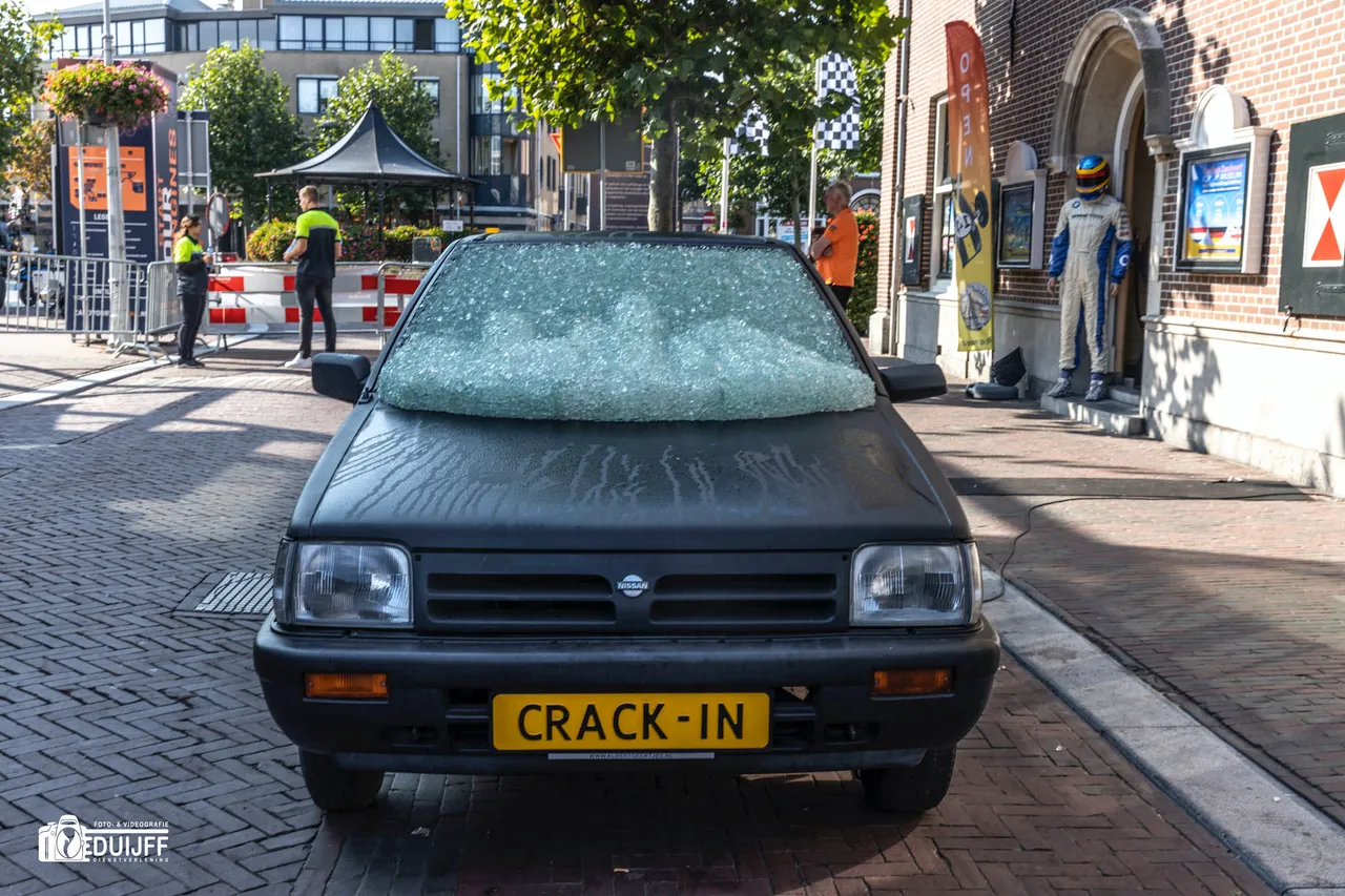 auto crack in