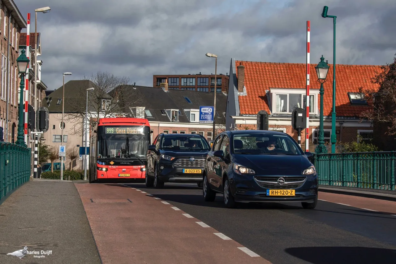 bus op brug