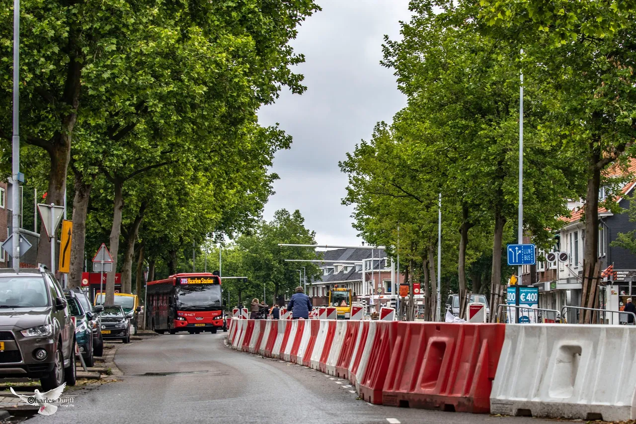 bus rijksstraatweg4