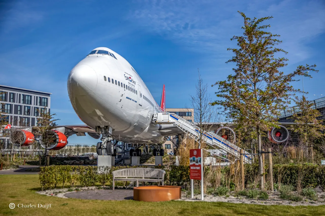 corendon747 b