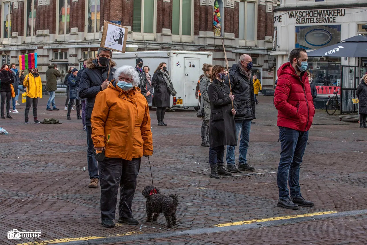 dame met hond