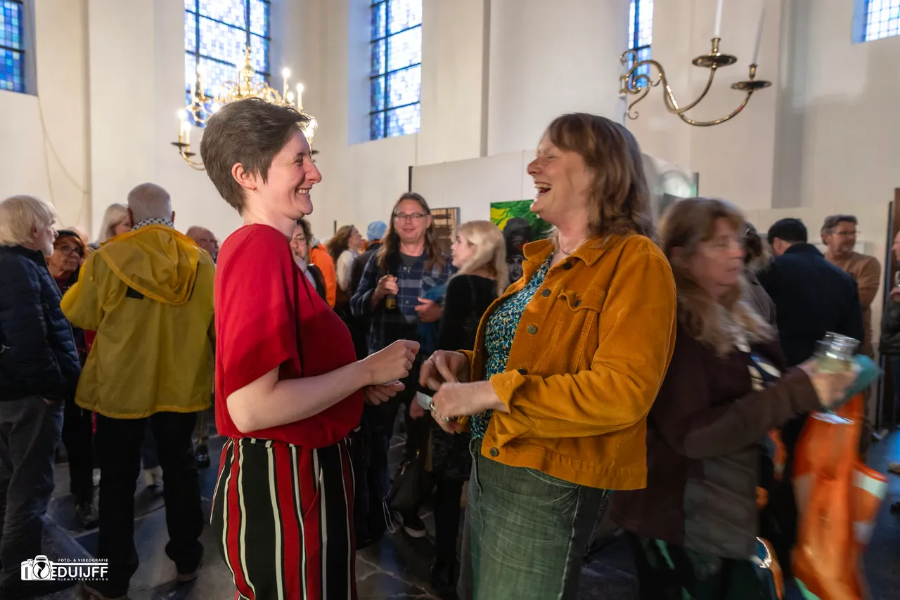 dames lachen art