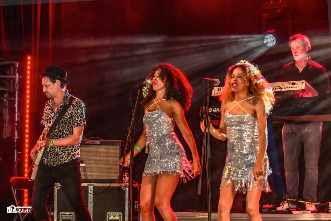 donnas backingvocals2 1