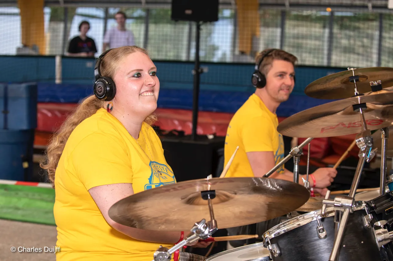 drummer dame