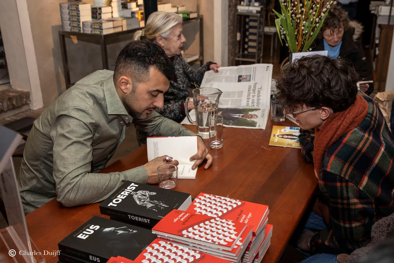 eus signeert