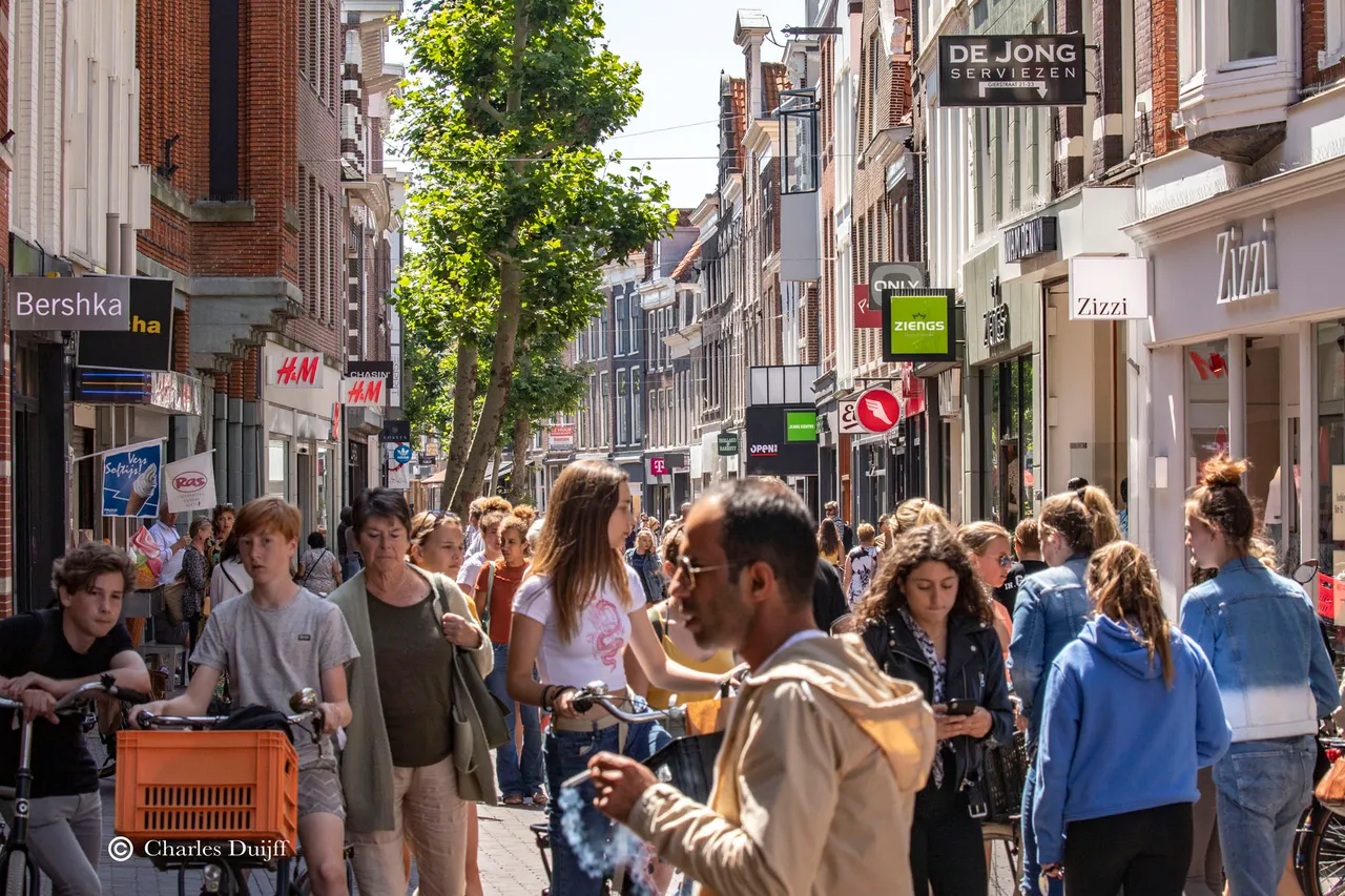 gr houtstraat busy