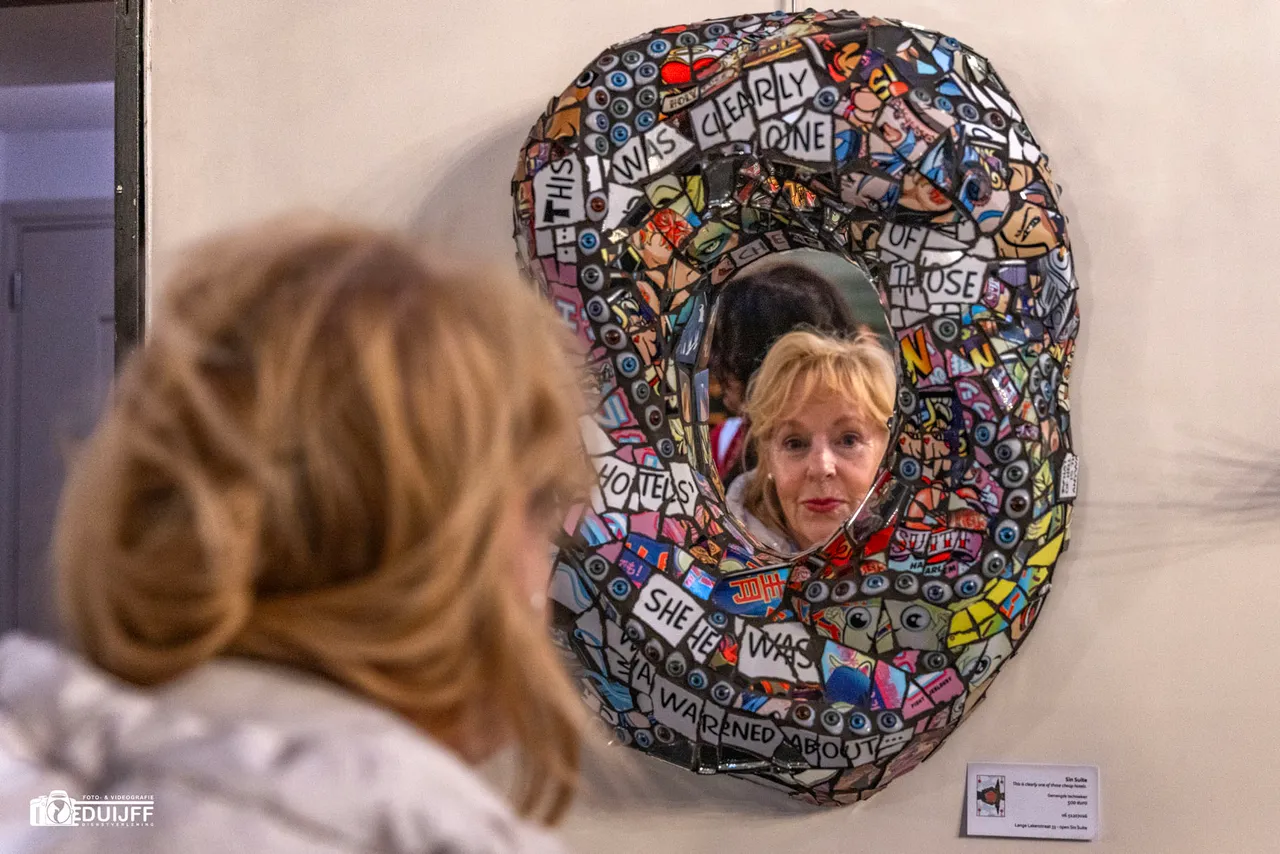joke mirror art