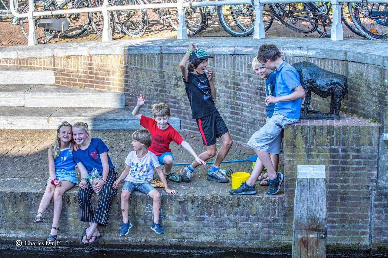 kids bij water