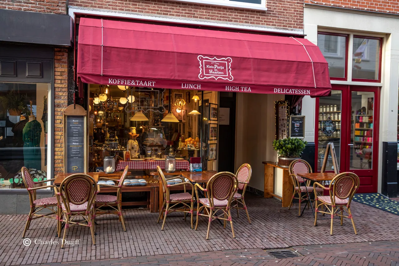 klein parijs