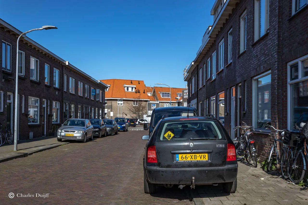 nabij verg weg