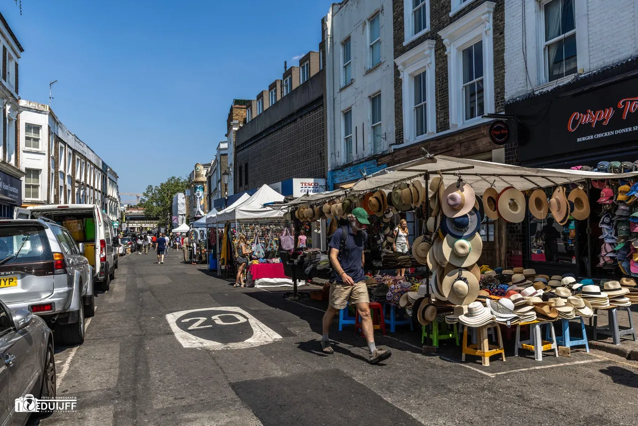 nothing hill market