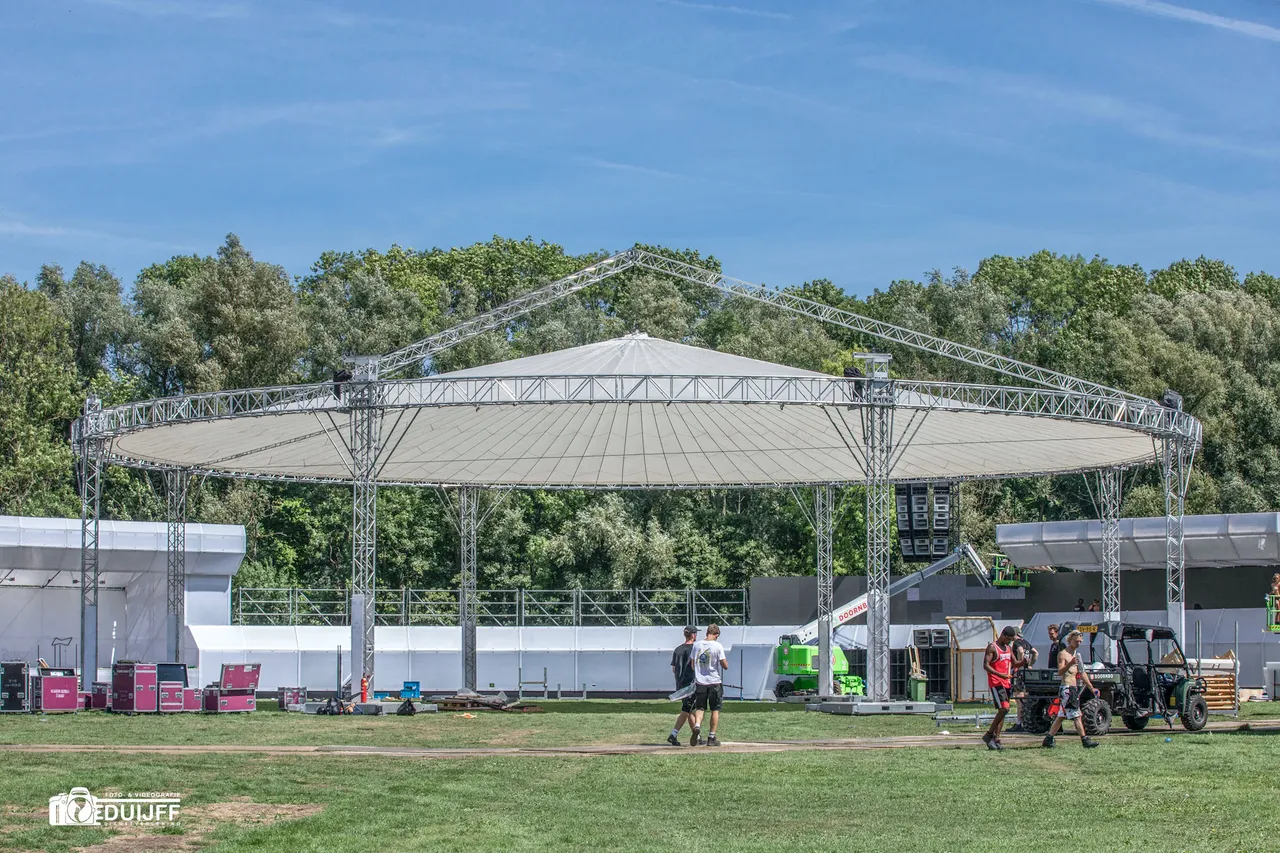 parasol tent