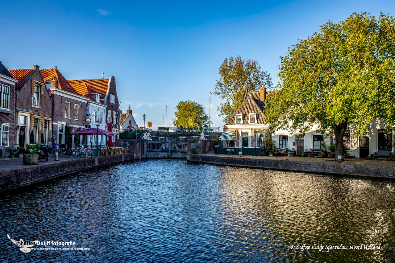 sluisje spaarndam avond